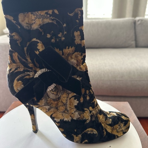 Casadei Velvet Boots Round Toe Size 7.5 Made In Italy 3.5” Heel - Picture 11 of 11